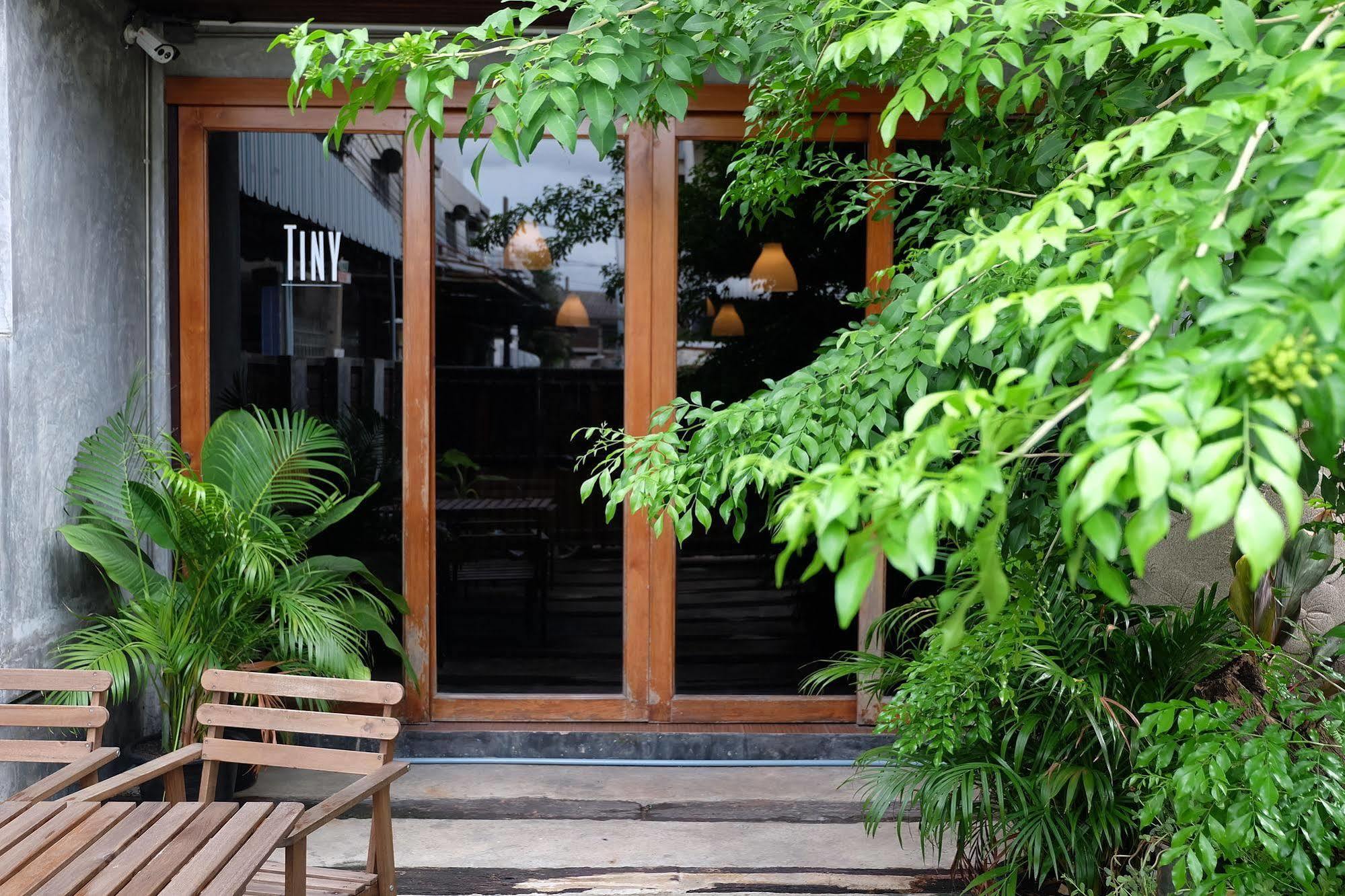 Tiny Hostel Bangkok Bagian luar foto