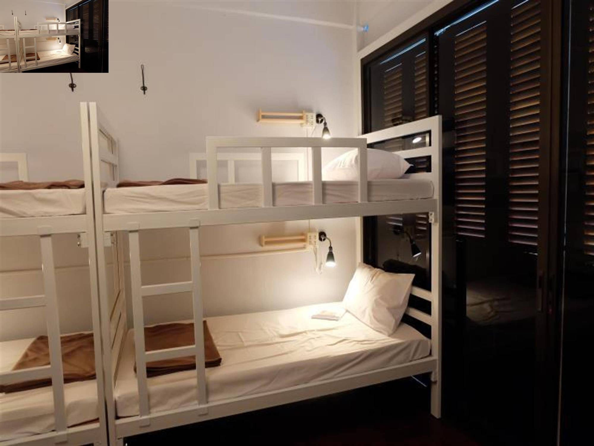 Tiny Hostel Bangkok Bagian luar foto